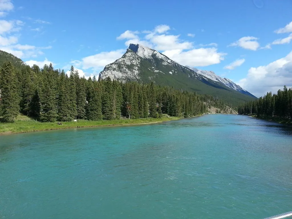 Banff Bear Bed & Breakfast 0*,  Canada